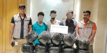 ৫০ কেজি গাঁজা ও কাভার্ড ভ্যানসহ তিন মাদক কারবারি গ্রেফতার