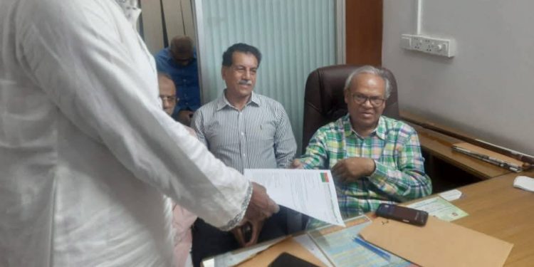 অধ্যক্ষ খুরশিদ আলম মতির সভাপতি পদ স্থগিত  আদেশ প্রত্যহার