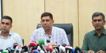 কোন আগন্তুককে আশ্রয় দেওয়ার পূর্বে তার পরিচয় নিশ্চিত হতে বলেছেন