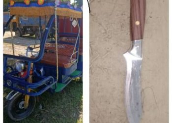 কিশোরকে গলা কেটে হত্যা করে অটোরিকশা ছিনতাই: