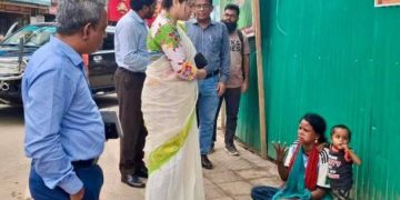 এক অসহায় নারী ও তার বাচ্চার পুনর্বাসনের ব‍্যবস্থা হলো