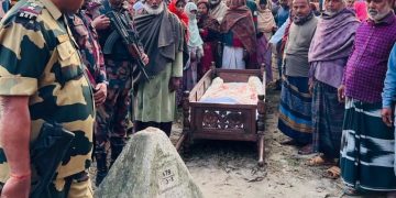 চাঁপাইনবাবগঞ্জ ৫৯ বিজিবির উদ্যোগে ভারতীয় নাগরিকের লাশ দেখতে পেল বাংলাদেশের আত্মীয়স্বজনরা