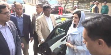 বেগম খালেদা জিয়াকে নিতে বিমানবন্দর থেকে সরাসরি এভার কেয়ার হাসপাতালে ডা. জুবাইদা রহমান