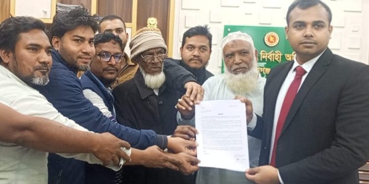 তারাগঞ্জ ওয়াকফ এস্টেট কামিল মাদ্রাসায় ৪ পদে গোপন নিয়োগ বাতিল ও অধ্যক্ষের অপসারণের দাবিতে মানববন্ধন