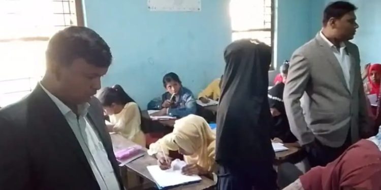 মিঠাপুকুরে আলোর পথিক ফাউন্ডেশনের সৌজন্যে রোকেয়া মেধাবৃত্তি পরীক্ষা অনুষ্ঠিত