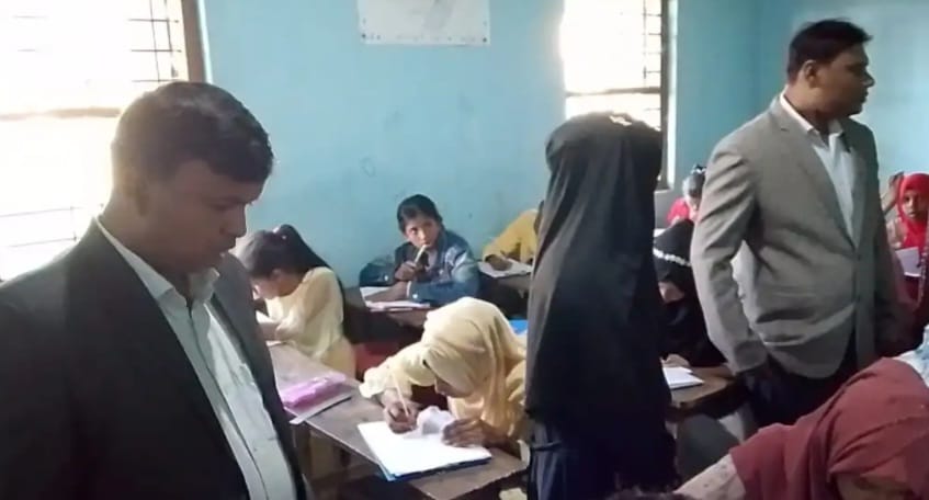 মিঠাপুকুরে আলোর পথিক ফাউন্ডেশনের সৌজন্যে রোকেয়া মেধাবৃত্তি পরীক্ষা অনুষ্ঠিত