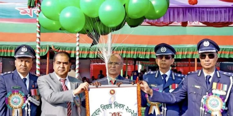 জাতির শ্রেষ্ঠ সন্তান, দেশের জন্য জীবন উৎসর্গকারী শহীদ মুক্তিযোদ্ধাদের প্রতি বিনম্র শ্রদ্ধা জানিয়েছেন ৮ জেলা প্রশাসন ও ৮ জেলা পুলিশ, ও ৫৮ উপজেলা নির্বাহী অফিসারগণ