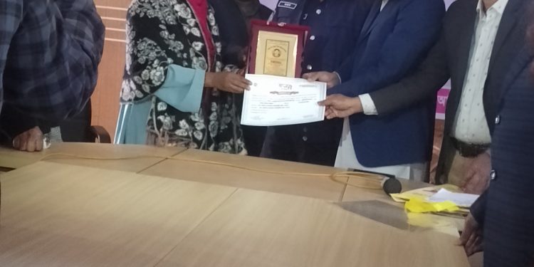 আটোয়ারীতে বেগম রোকেয়া দিবসে অদম্য  নারী সম্মাননা প্রদান