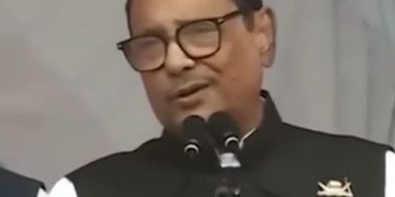 পালিয়ে থাকা সাবেক সড়ক পরিবহন এবং সেতুমন্ত্রী ওবায়দুল কাদের এবং ১৩ সচিবের দেশত্যাগে নিষেধাজ্ঞা দিয়েছে আদালত