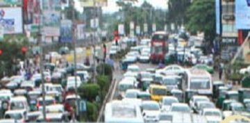 ডিএমপির ট্রাফিক বিভাগ কর্তৃক রাজধানীর বিভিন্ন এলাকায় অভিযান পরিচালনা করে মোট ২২২১ টি মামলা করা হয়েছে