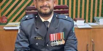 আইন শৃঙ্খলা উন্নয়ন ও সন্ত্রাস দমনে রংপুর বিভাগে রেকর্ড করলেন ওসি নুরুজ্জামান