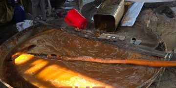 ভ্যাজাল গুর উতপাদককে জরিমানা ও কারাদন্ড প্রদান