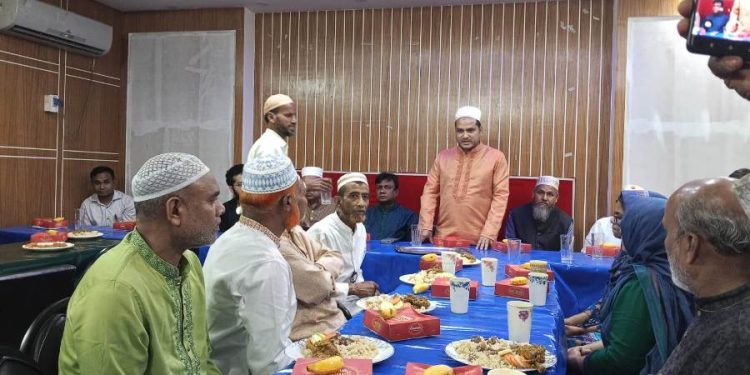 আটোয়ারী উপজেলা স্বাস্থ্য কমপ্লেক্সের ইফতার ও  দোয়া মাহফিল