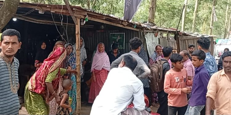 মিঠাপুকুরে ৮ম শ্রেণির ছাত্র ও এসএসসি পরীক্ষার্থীর বিরুদ্ধে মামলা নেওয়ায় পুলিশের বিরুদ্ধে ক্ষোভ জনতার