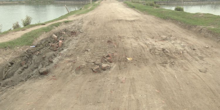 খয়েরবাড়ী যমুনা নদীর উপর ব্রীজ নির্মাণ হলেও, ২৫ বছরে হলে এখন পর্যন্ত রাস্তা নির্মাণ হয়নি