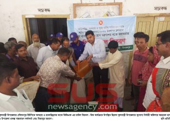 ফুলবাড়ী উপজেলার দৌলতপুর ইউপিতে ভিজিএফ এর চাউল বিতরণ